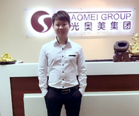 叶潇雨(市场部经理)