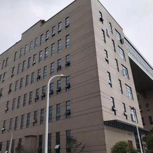 贵阳市公安局指挥中心（办公室）负责人和联系电话