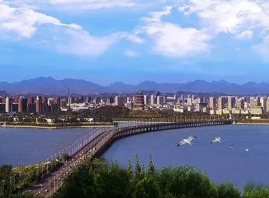 迁安市兴安街道办事处