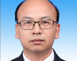 李灿