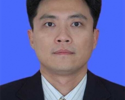 岑中坚